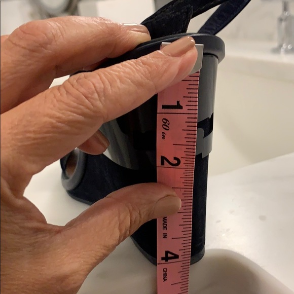 Tory Burch wedge sandals. - Picture 4 of 5